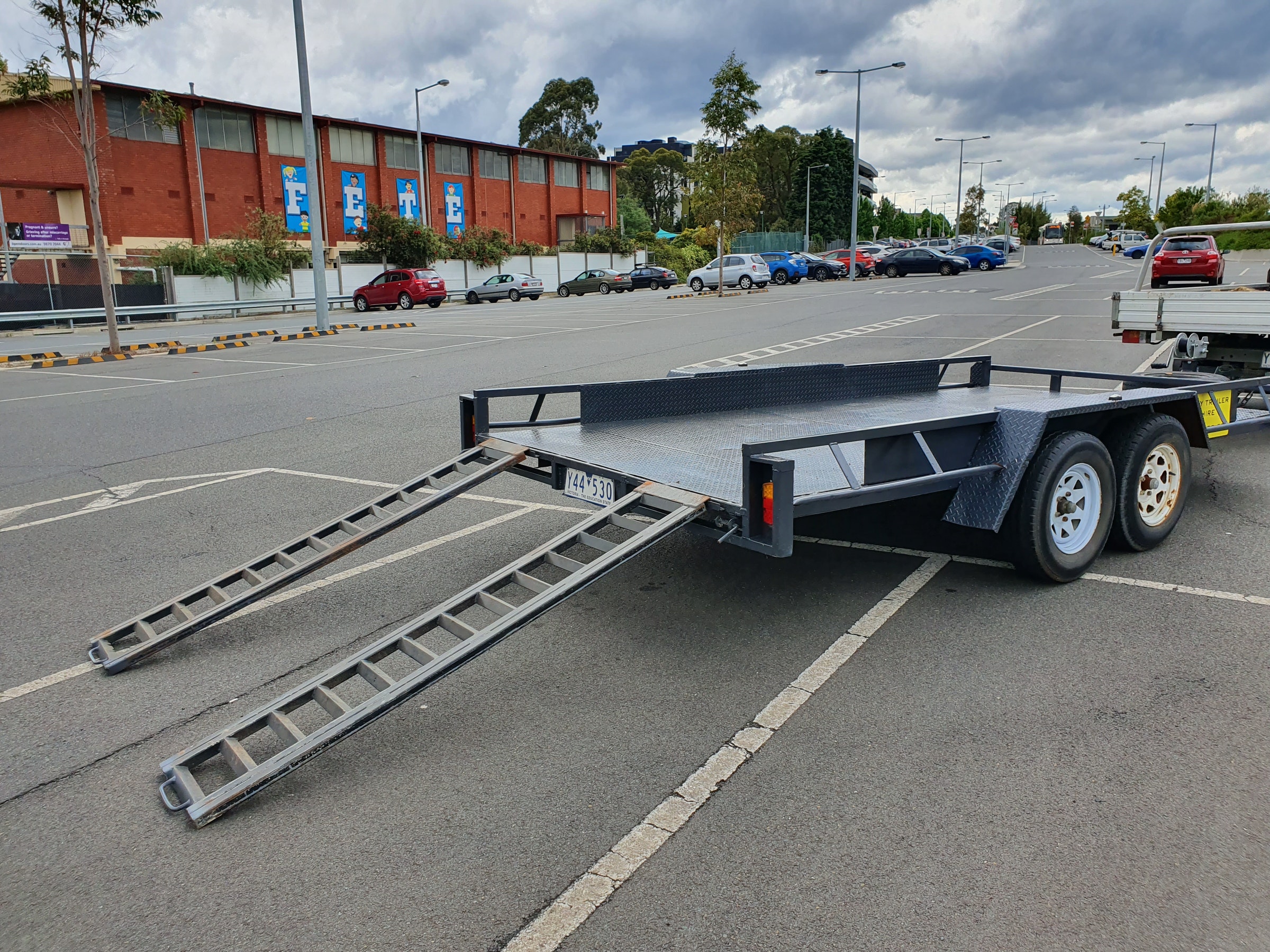 photo of graeme's car trailer